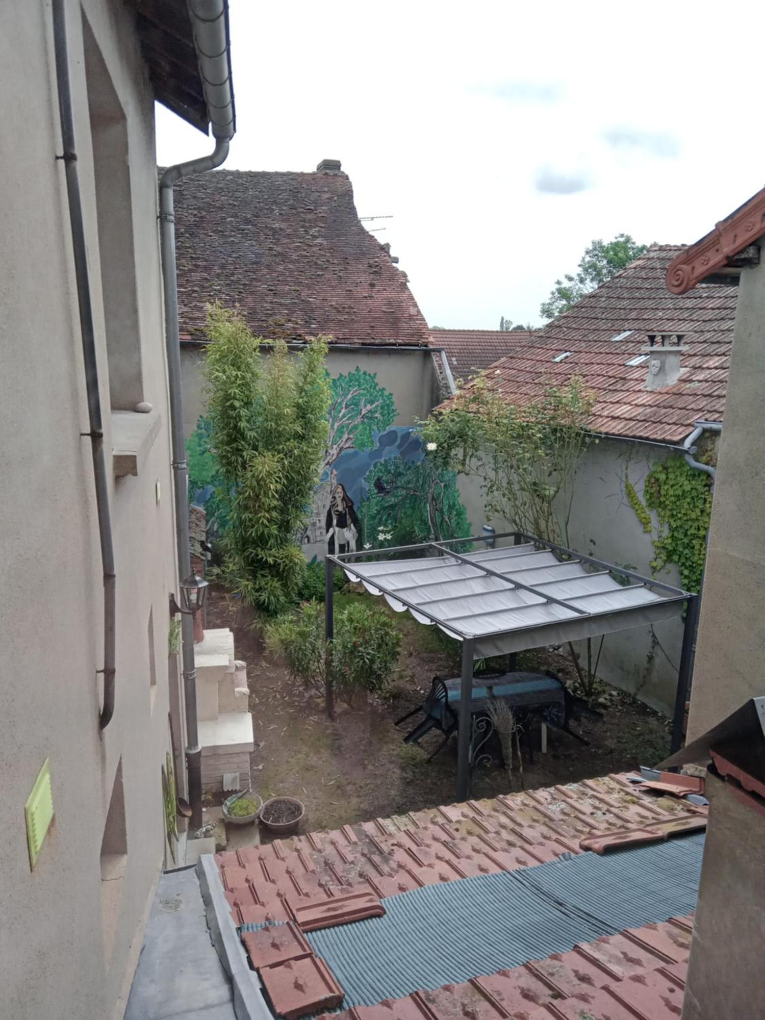 Appartement Le Labyrinthe Du Peintre Bransat Exterior photo